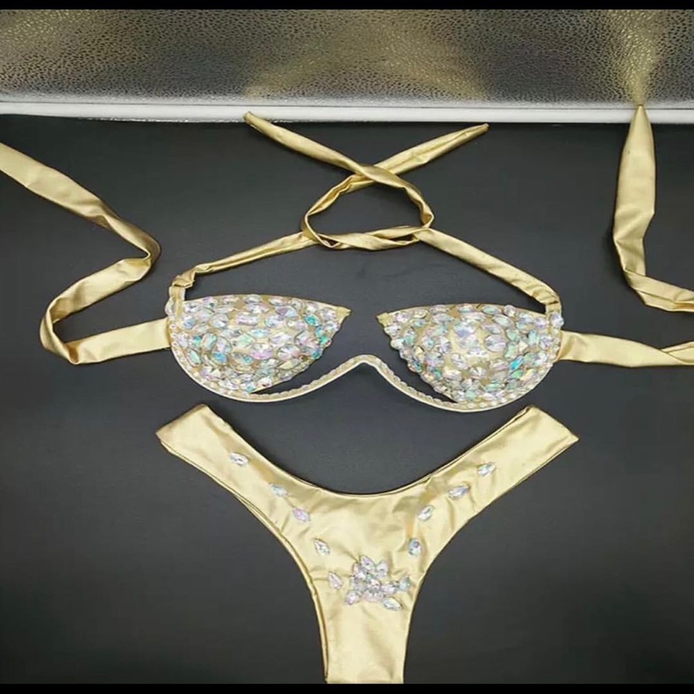 Golden and super sexy bathing suit
